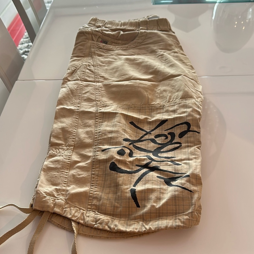 Think Pink below the knee 3/4 shorts